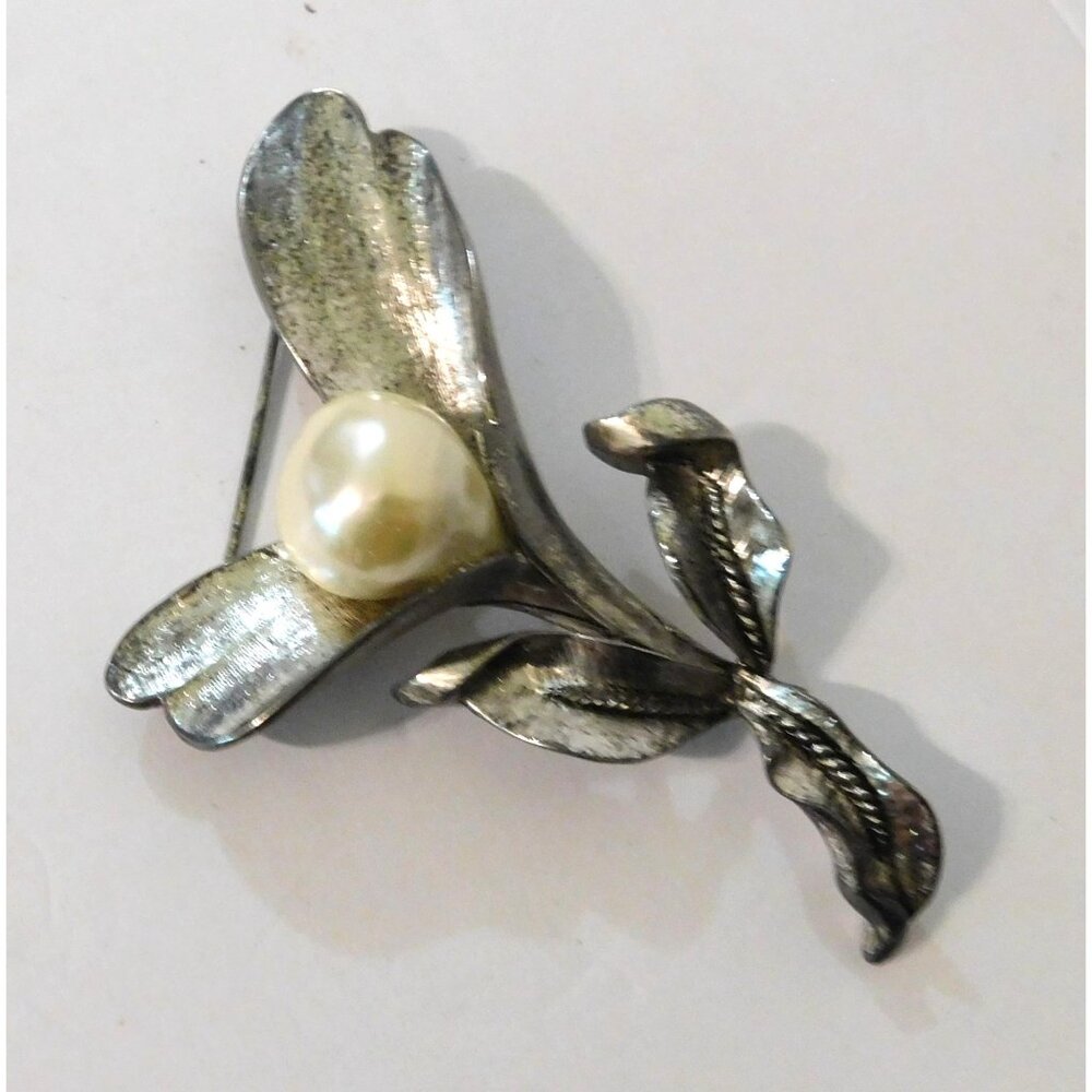 Vintage Floral Brooch Faux Pearl Accent Silver Tone  3" X 2.5" - Picture 2 of 6